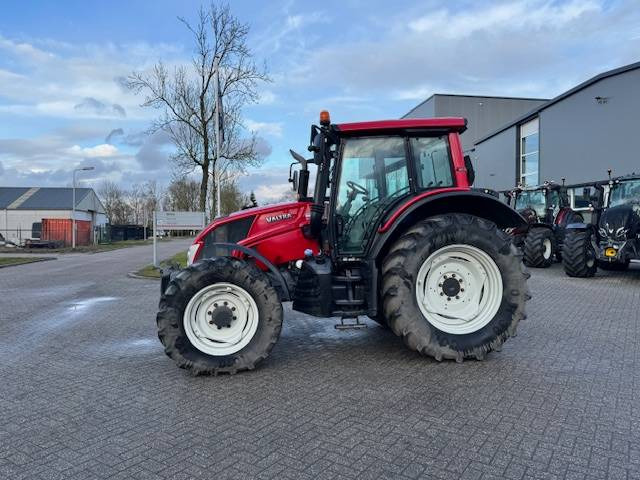Valtra N123 Hitech5 - جرار: صورة 1 Valtra N123 Hitech5 - جرار: صورة 1