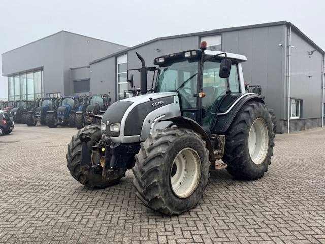 Valtra N141 hitech, Fronthef, Frontpto - جرار: صورة 1 Valtra N141 hitech, Fronthef, Frontpto - جرار: صورة 1