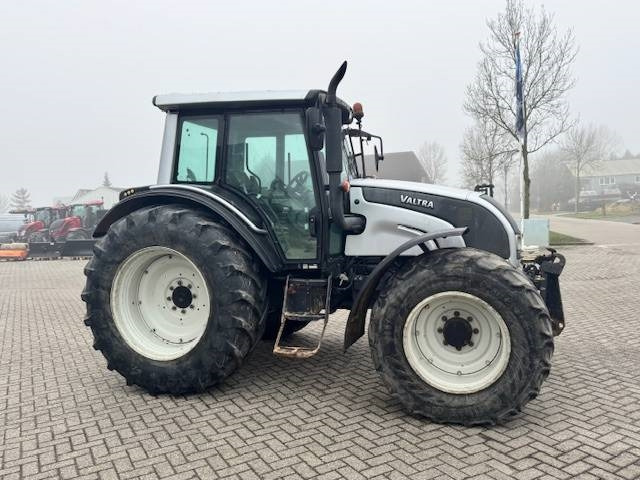 Valtra N141 hitech, Fronthef, Frontpto - جرار: صورة 4 Valtra N141 hitech, Fronthef, Frontpto - جرار: صورة 4