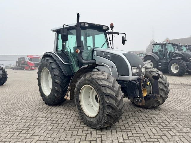 Valtra N141 hitech, Fronthef, Frontpto - جرار: صورة 2 Valtra N141 hitech, Fronthef, Frontpto - جرار: صورة 2