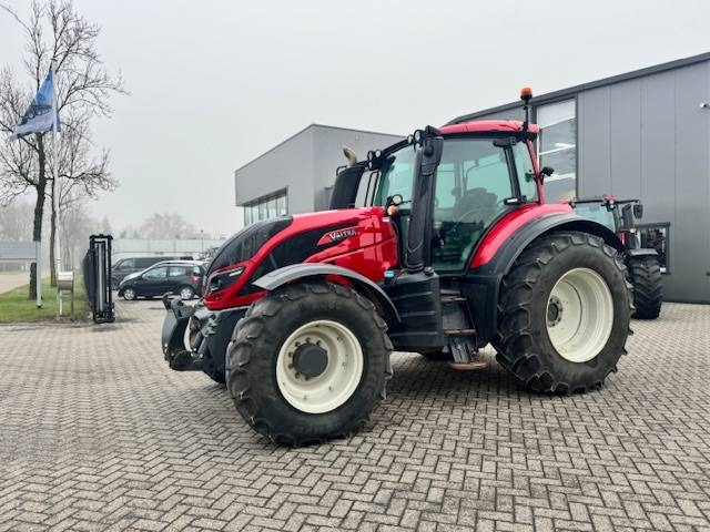 Valtra T144 Hitech - جرار: صورة 1 Valtra T144 Hitech - جرار: صورة 1