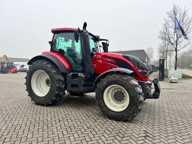 Valtra T144 Hitech - جرار: صورة 3 Valtra T144 Hitech - جرار: صورة 3
