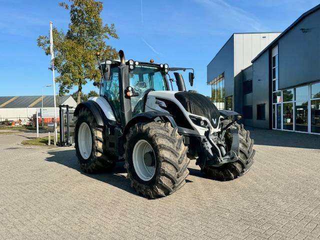 Valtra T214 Versu - جرار: صورة 2 Valtra T214 Versu - جرار: صورة 2