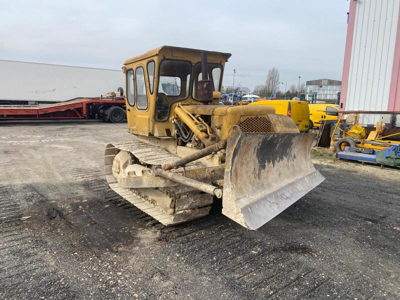 Caterpillar D4D - جرافة: صورة 1 Caterpillar D4D - جرافة: صورة 1
