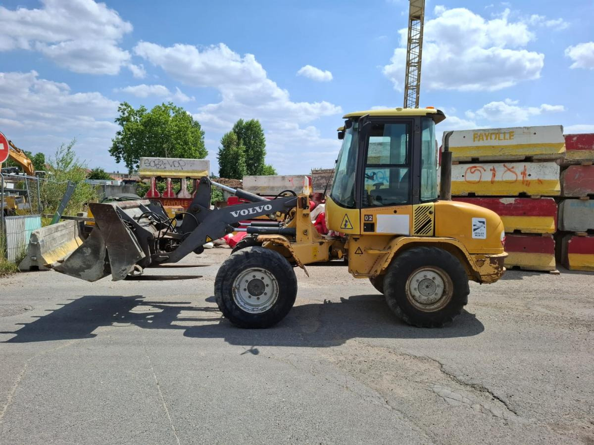 Volvo L 30 - اللودر بعجل: صورة 3 Volvo L 30 - اللودر بعجل: صورة 3