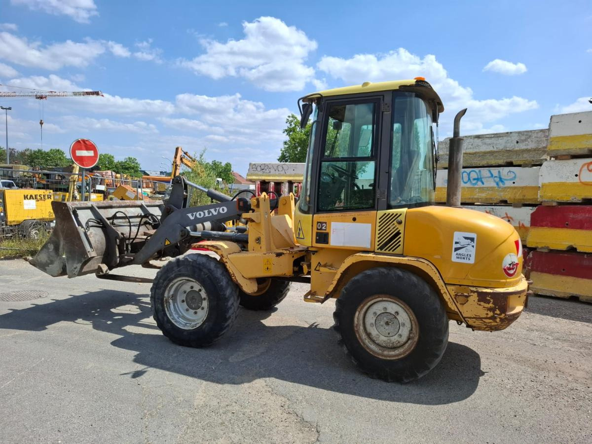 Volvo L 30 - اللودر بعجل: صورة 4 Volvo L 30 - اللودر بعجل: صورة 4
