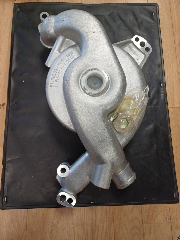 MAN OE - مضخة المبرد: صورة 2 MAN OE - مضخة المبرد: صورة 2