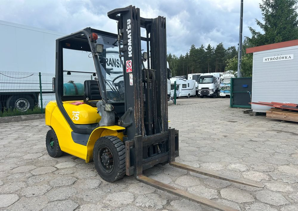Komatsu FG25HT-16R / WÓZEK WIDŁOWY / 6831 MOTOGODZIN / 2005 ROK !! - رافعة شوكية تعمل بالغاز: صورة 3 Komatsu FG25HT-16R / WÓZEK WIDŁOWY / 6831 MOTOGODZIN / 2005 ROK !! - رافعة شوكية تعمل بالغاز: صورة 3