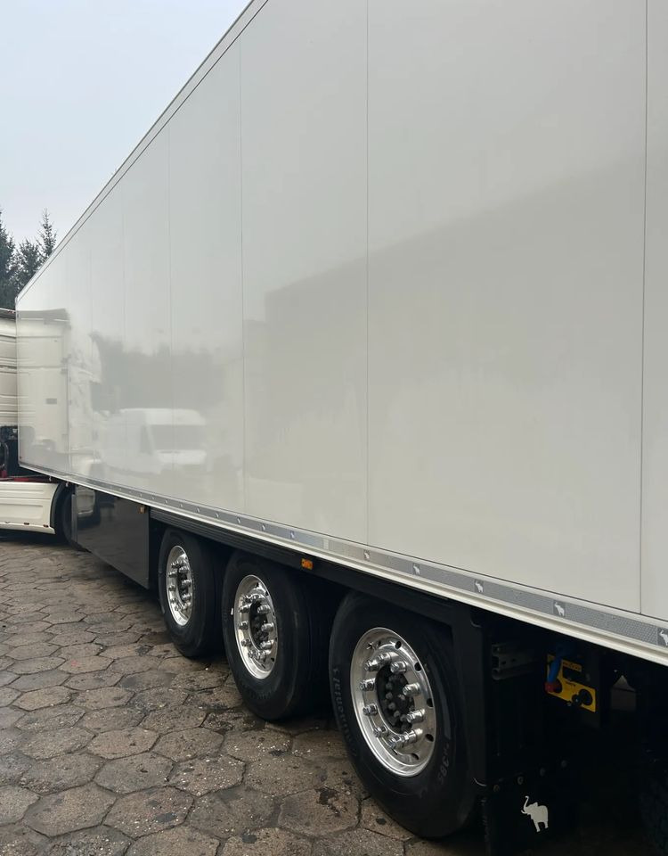 Schmitz Cargobull ORYGINALNE ALUFELGI ALCOA / BEZWYPADKOWA CHŁODNIA / GRUBA ŚCIANA 7 CM / 2 SZTUKI !! - نصف مقطورة مُبرِّدة: صورة 2 Schmitz Cargobull ORYGINALNE ALUFELGI ALCOA / BEZWYPADKOWA CHŁODNIA / GRUBA ŚCIANA 7 CM / 2 SZTUKI !! - نصف مقطورة مُبرِّدة: صورة 2