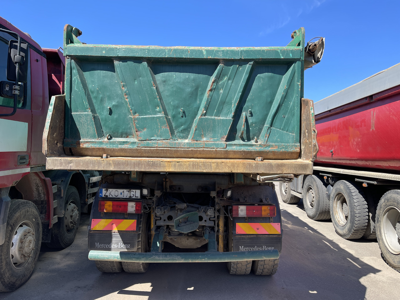 MERCEDES-BENZ Actros 3331 - شاحنة قلاب: صورة 3 MERCEDES-BENZ Actros 3331 - شاحنة قلاب: صورة 3