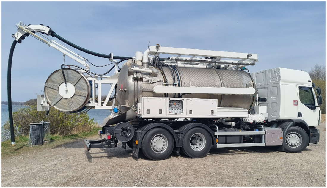 RENAULT D - Wide 6x2*4 - شاحنة الشفط: صورة 1 RENAULT D - Wide 6x2*4 - شاحنة الشفط: صورة 1