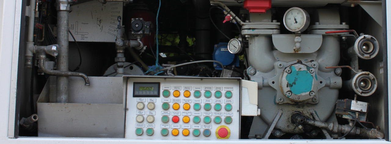 Renault VacuDrain 948 - شاحنة الشفط: صورة 3 Renault VacuDrain 948 - شاحنة الشفط: صورة 3