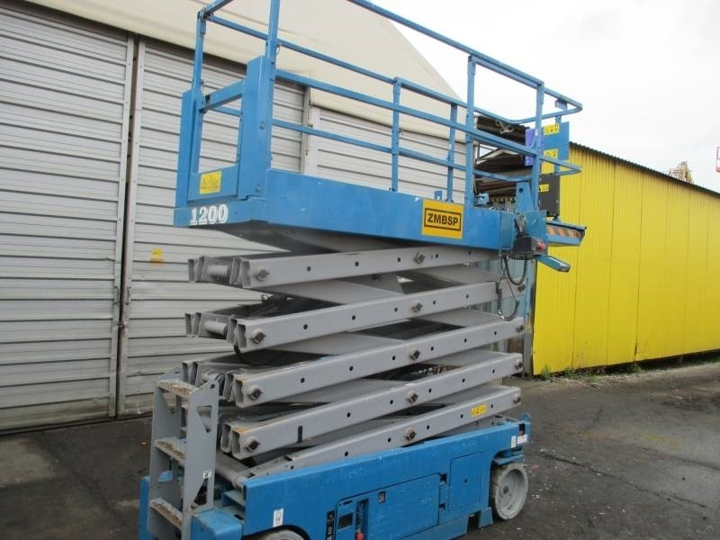 Genie GS 3232 - رافعة هيدروليكية مقصية: صورة 2 Genie GS 3232 - رافعة هيدروليكية مقصية: صورة 2