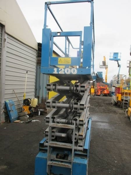 Genie GS 3232 - رافعة هيدروليكية مقصية: صورة 3 Genie GS 3232 - رافعة هيدروليكية مقصية: صورة 3