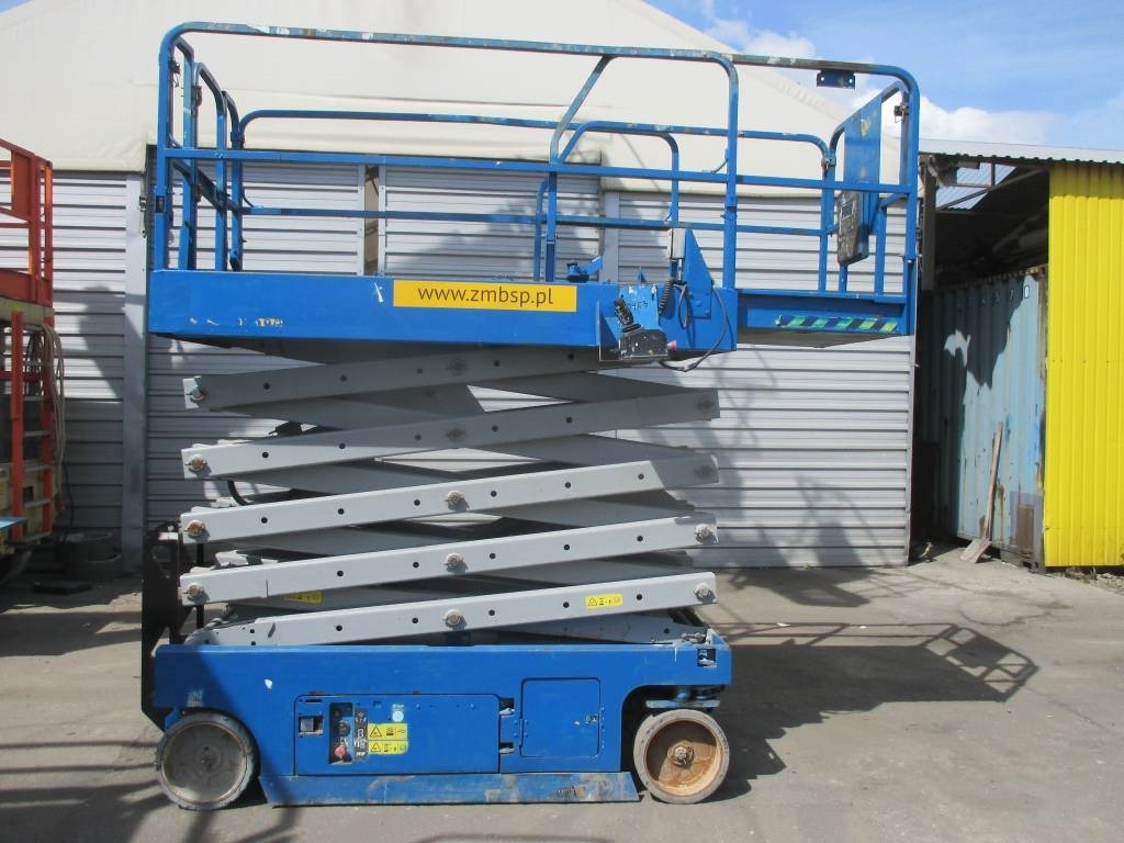 Genie GS 3246 - رافعة هيدروليكية مقصية: صورة 1 Genie GS 3246 - رافعة هيدروليكية مقصية: صورة 1