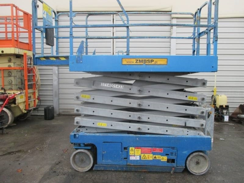 Genie GS 3246 - رافعة هيدروليكية مقصية: صورة 1 Genie GS 3246 - رافعة هيدروليكية مقصية: صورة 1