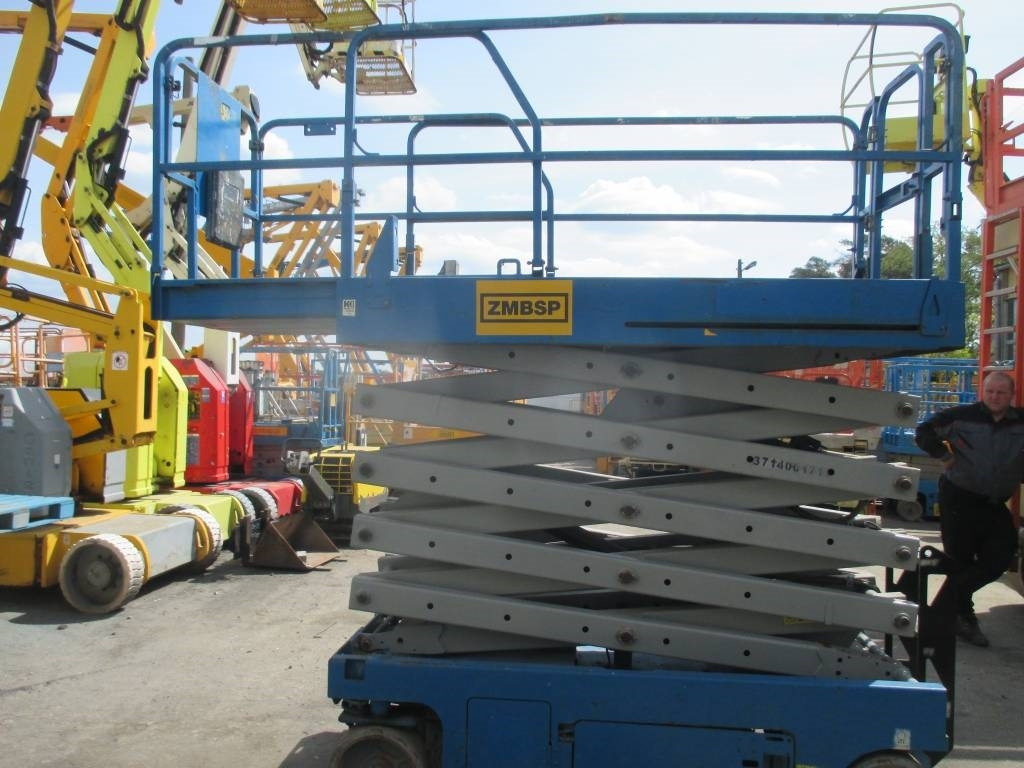 Genie GS 3246 - رافعة هيدروليكية مقصية: صورة 5 Genie GS 3246 - رافعة هيدروليكية مقصية: صورة 5