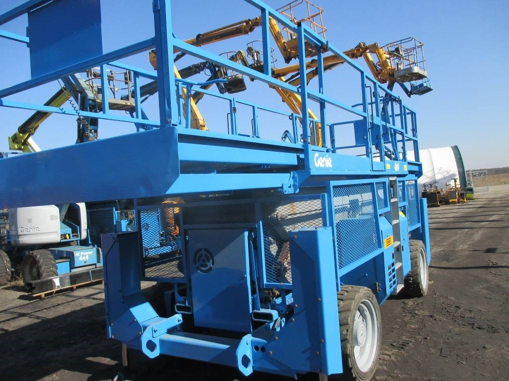 Genie GS 4390 RT - رافعة هيدروليكية مقصية: صورة 2 Genie GS 4390 RT - رافعة هيدروليكية مقصية: صورة 2