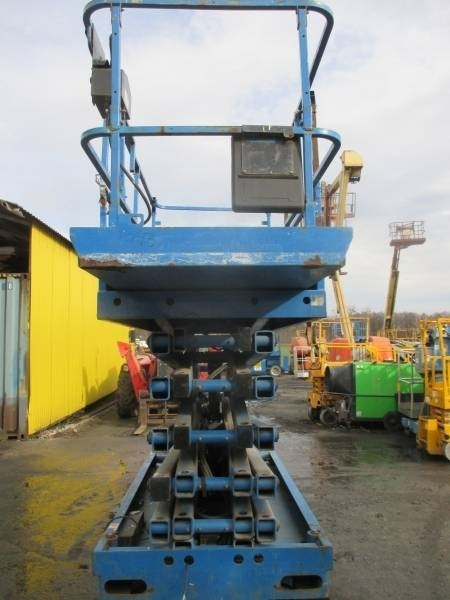 Haulotte Compact 14 - رافعة هيدروليكية مقصية: صورة 3 Haulotte Compact 14 - رافعة هيدروليكية مقصية: صورة 3