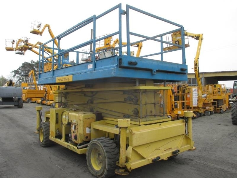 Holland Lift B 165 DL 24 - رافعة هيدروليكية مقصية: صورة 5 Holland Lift B 165 DL 24 - رافعة هيدروليكية مقصية: صورة 5