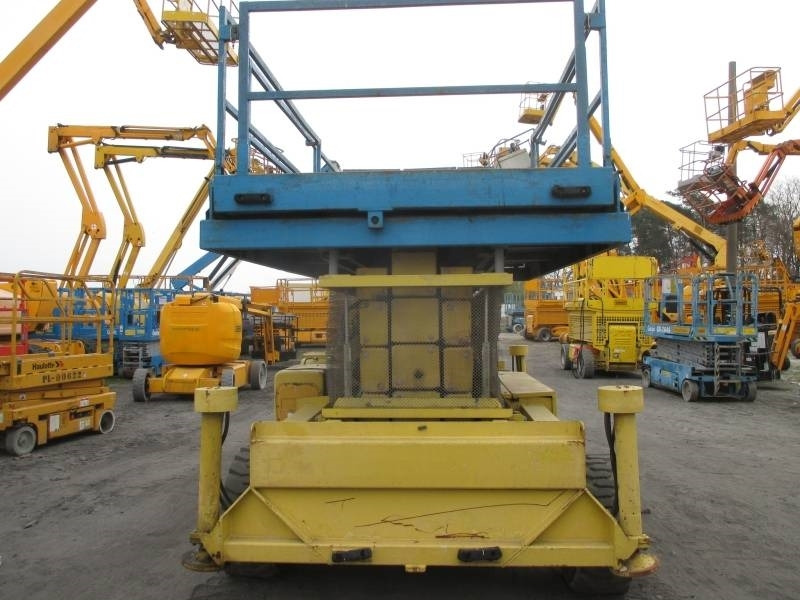 Holland Lift B 165 DL 24 - رافعة هيدروليكية مقصية: صورة 4 Holland Lift B 165 DL 24 - رافعة هيدروليكية مقصية: صورة 4