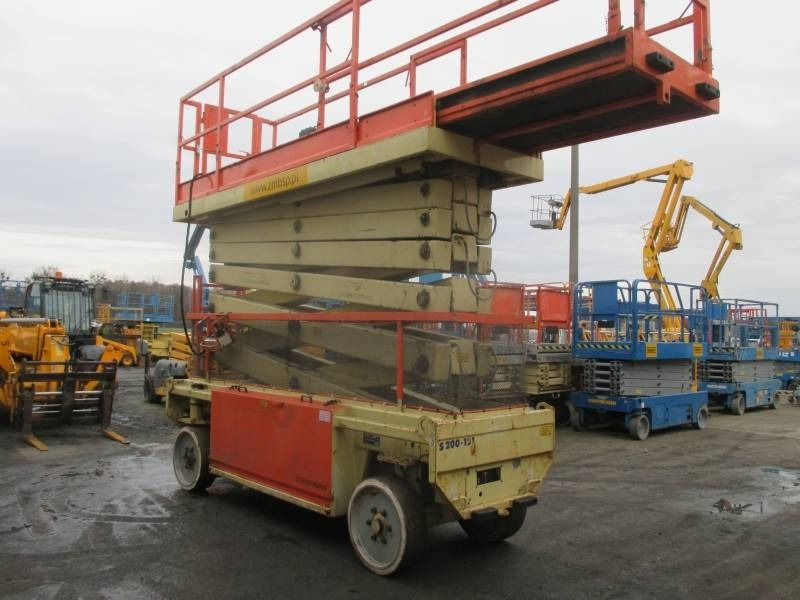 JLG Liftlux 180-12 - رافعة هيدروليكية مقصية: صورة 5 JLG Liftlux 180-12 - رافعة هيدروليكية مقصية: صورة 5
