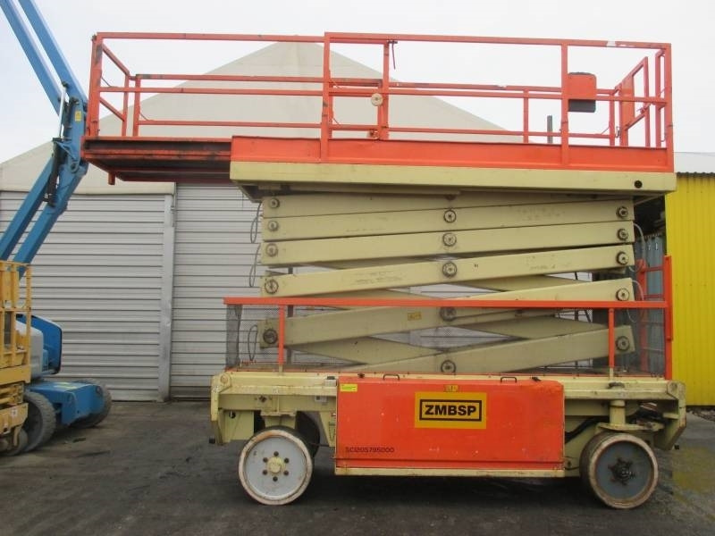 JLG Liftlux 180-12 - رافعة هيدروليكية مقصية: صورة 1 JLG Liftlux 180-12 - رافعة هيدروليكية مقصية: صورة 1