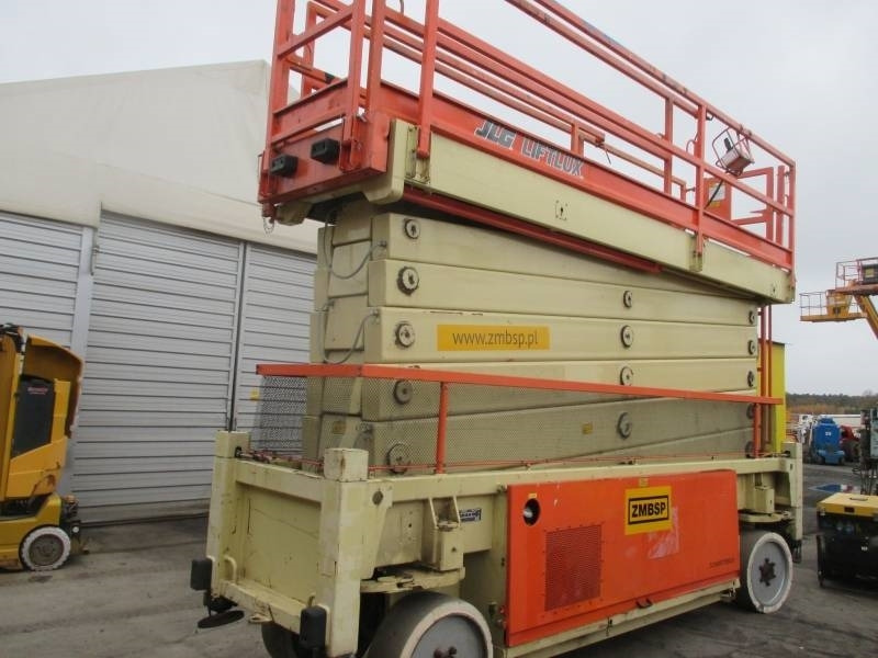 JLG Liftlux 245-12 - رافعة هيدروليكية مقصية: صورة 3 JLG Liftlux 245-12 - رافعة هيدروليكية مقصية: صورة 3