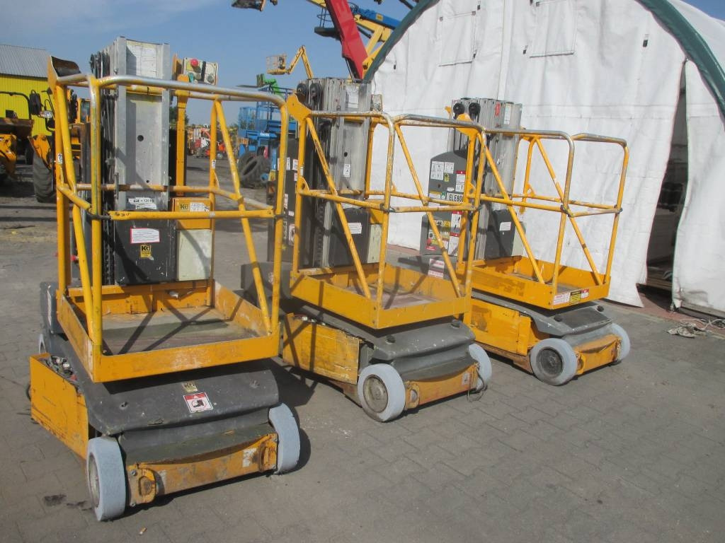 JLG Toucan Junior 8 - الرأسي رفع الصاري: صورة 1 JLG Toucan Junior 8 - الرأسي رفع الصاري: صورة 1