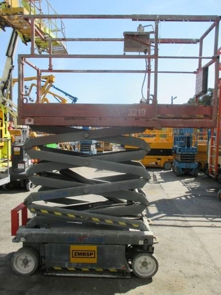 SkyJack SJ III 3219 - رافعة هيدروليكية مقصية: صورة 5 SkyJack SJ III 3219 - رافعة هيدروليكية مقصية: صورة 5
