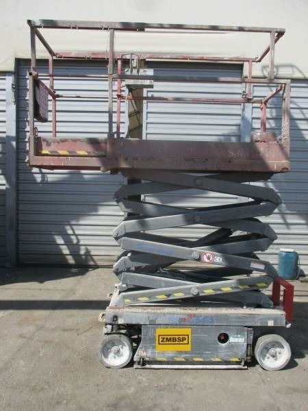 SkyJack SJ III 3219 - رافعة هيدروليكية مقصية: صورة 1 SkyJack SJ III 3219 - رافعة هيدروليكية مقصية: صورة 1
