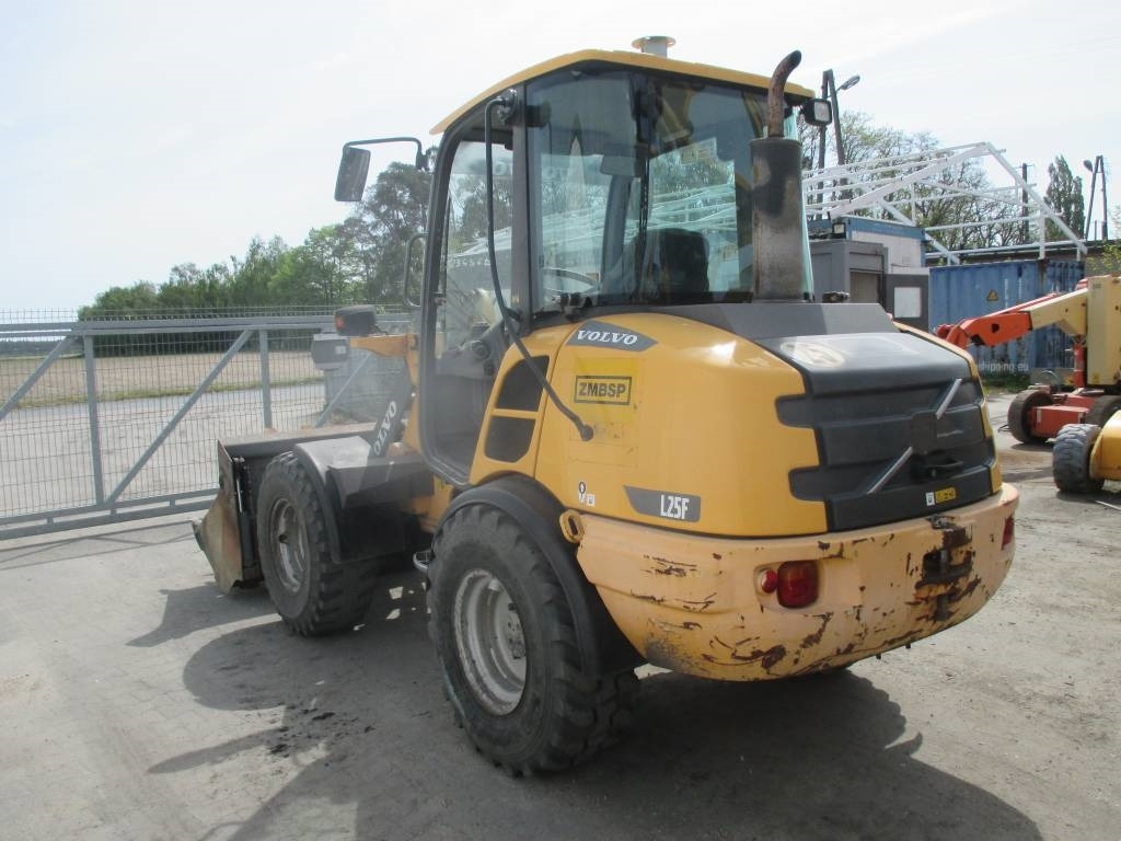 Volvo L 25 F - اللودر بعجل: صورة 4 Volvo L 25 F - اللودر بعجل: صورة 4
