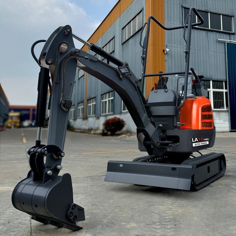 LEZUM LA16Pro Mini Excavator Digger Miniexcavadora EPA Kubota Engine Mini Excavator For Sale With Mini Excavator Attachment Set - حفارة مُصَّغرة: صورة 1 LEZUM LA16Pro Mini Excavator Digger Miniexcavadora EPA Kubota Engine Mini Excavator For Sale With Mini Excavator Attachment Set - حفارة مُصَّغرة: صورة 1