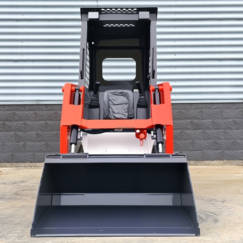 LEZUM LA670 Mini Small Skid Steer Loader Compact Track Diesel Mini Skid Steer Loader For Sale With Small Mini Skid Steer Attachments 4 In 1 Bucket - شيول صغير: صورة 3 LEZUM LA670 Mini Small Skid Steer Loader Compact Track Diesel Mini Skid Steer Loader For Sale With Small Mini Skid Steer Attachments 4 In 1 Bucket - شيول صغير: صورة 3