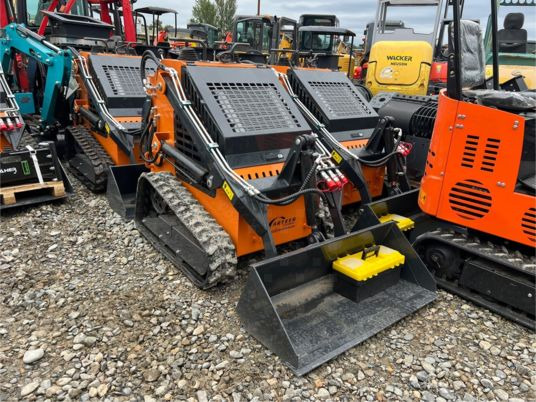 96888 QB480 - اللودر المجنزر صغير: صورة 3 96888 QB480 - اللودر المجنزر صغير: صورة 3