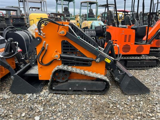 96888 QB480 - اللودر المجنزر صغير: صورة 1 96888 QB480 - اللودر المجنزر صغير: صورة 1