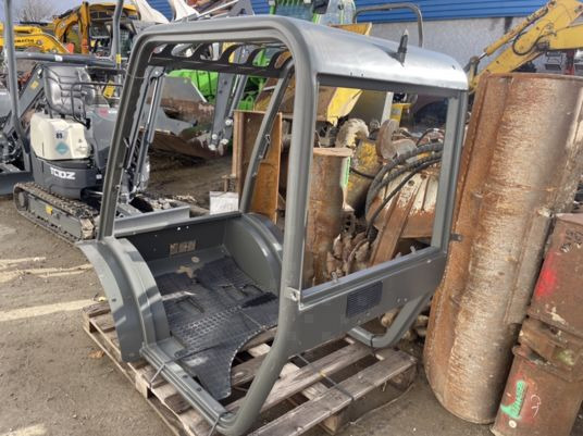 كابينة - معدات المناولة Cabine / Canopy / Rops pour Ausa: صورة 8 كابينة - معدات المناولة Cabine / Canopy / Rops pour Ausa: صورة 8