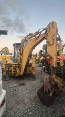 Caterpillar 428 à 13500 € HT - جرافة حفار: صورة 3 Caterpillar 428 à 13500 € HT - جرافة حفار: صورة 3