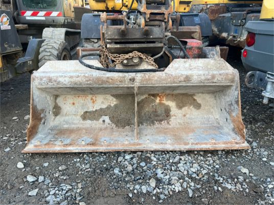 Godet de curage tilt Mecalac - بكت حفار: صورة 4 Godet de curage tilt Mecalac - بكت حفار: صورة 4