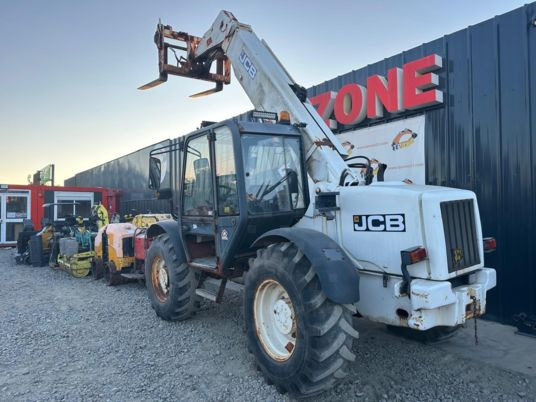 JCB 528-70 à 18 500 € HT - رافعة تلسكوبية: صورة 2 JCB 528-70 à 18 500 € HT - رافعة تلسكوبية: صورة 2
