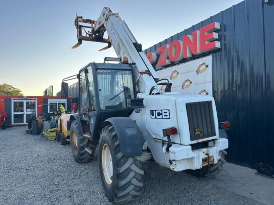 JCB 528-70 à 18 500 € HT - رافعة تلسكوبية: صورة 4 JCB 528-70 à 18 500 € HT - رافعة تلسكوبية: صورة 4