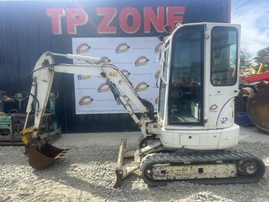 Komatsu PC26MR-3 cabine à 19500€ HT - حفارة مُصَّغرة: صورة 2 Komatsu PC26MR-3 cabine à 19500€ HT - حفارة مُصَّغرة: صورة 2