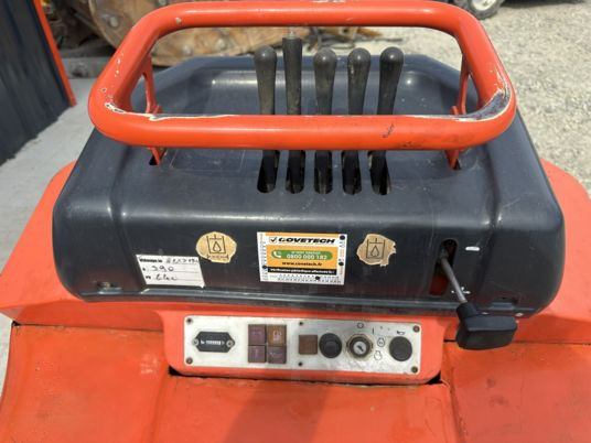شاحنة قلابة صغيرة Kubota KC110: صورة 10
