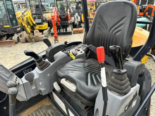 حفارة مُصَّغرة Kubota U27-4 à 20500 € HT: صورة 9 حفارة مُصَّغرة Kubota U27-4 à 20500 € HT: صورة 9