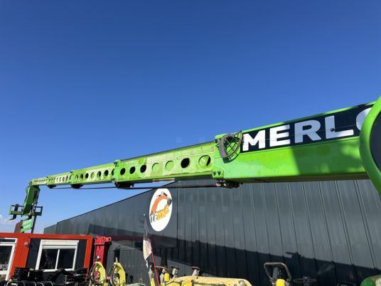 Merlo ROTO 40.26 MCSS à 99500 € HT - رافعة تلسكوبية: صورة 2 Merlo ROTO 40.26 MCSS à 99500 € HT - رافعة تلسكوبية: صورة 2