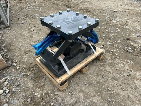 Plaque vibrante hydraulique pour minipelle - لوحة اهتزازية, ملحق: صورة 3 Plaque vibrante hydraulique pour minipelle - لوحة اهتزازية, ملحق: صورة 3