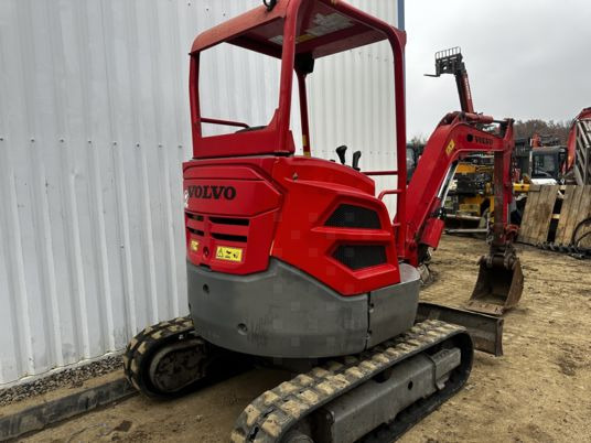 Volvo ECR25D Canopy - حفارة مُصَّغرة: صورة 1 Volvo ECR25D Canopy - حفارة مُصَّغرة: صورة 1