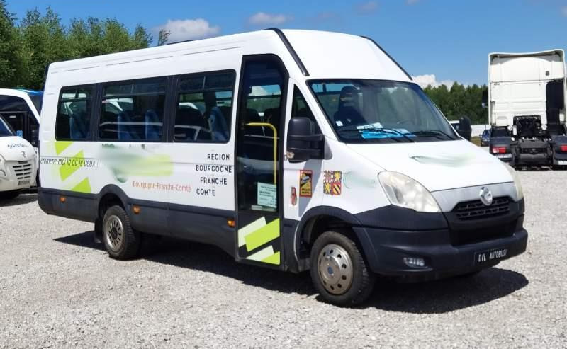 Iveco Daily 23 miejsca, KLIMA, WEBASTO - حافلة سوبربان: صورة 1 Iveco Daily 23 miejsca, KLIMA, WEBASTO - حافلة سوبربان: صورة 1