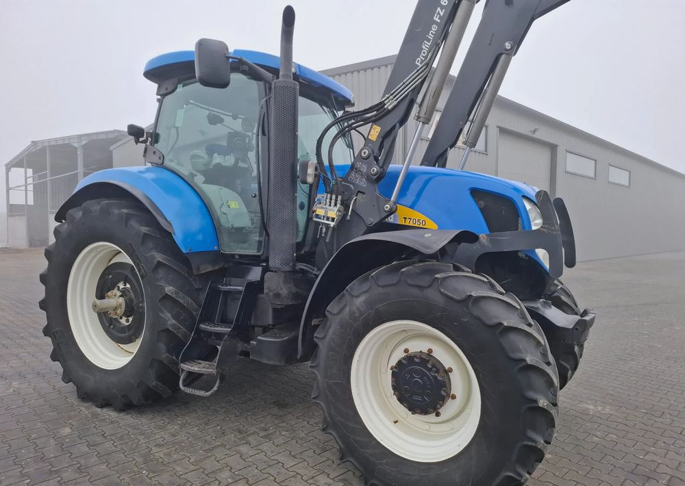 New Holland T7050 2011 Rok 9400 mtg, AutoCommand, Ładowacz czołowy Stoll, Nie Malowany, Stan Idelany New Holland T7050 2011 Rok 9400 mtg, AutoCommand, Ładowacz czołowy Stoll, Nie Malowany, Stan Idelany: صورة 9