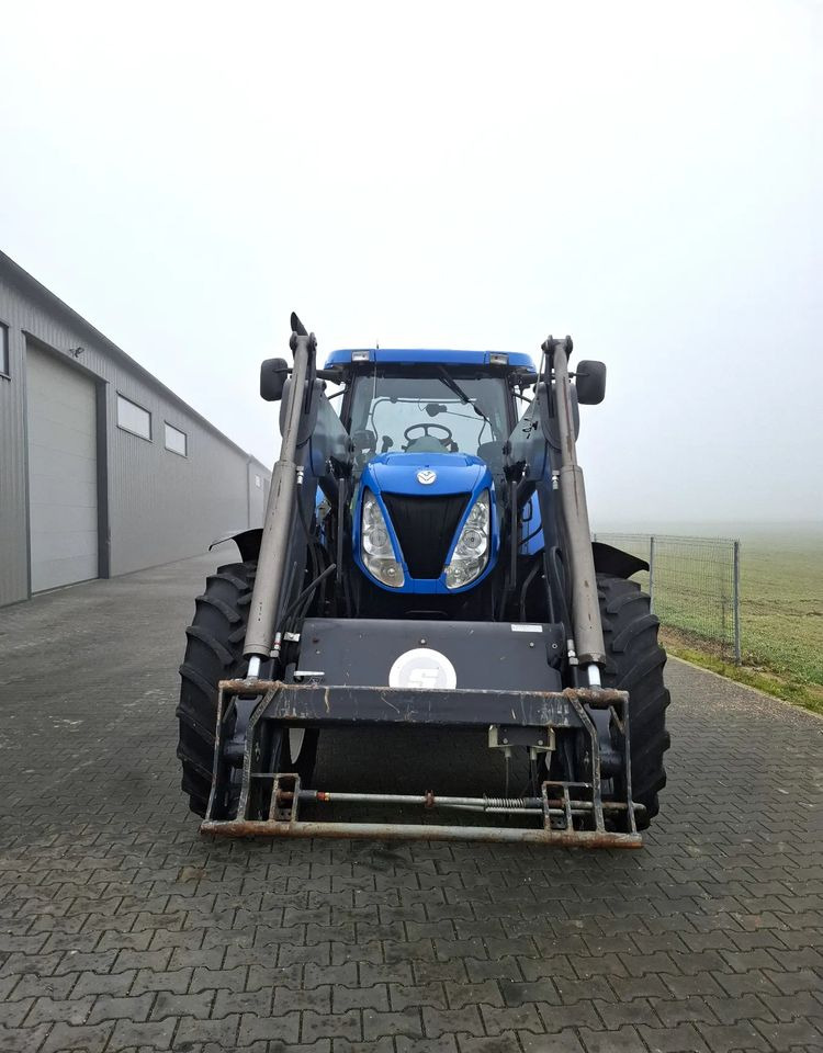 New Holland T7050 2011 Rok 9400 mtg, AutoCommand, Ładowacz czołowy Stoll, Nie Malowany, Stan Idelany New Holland T7050 2011 Rok 9400 mtg, AutoCommand, Ładowacz czołowy Stoll, Nie Malowany, Stan Idelany: صورة 8